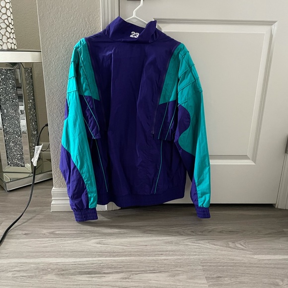COPY - Men’s Jordan grape jacket with zip off arms - Picture 2 of 2